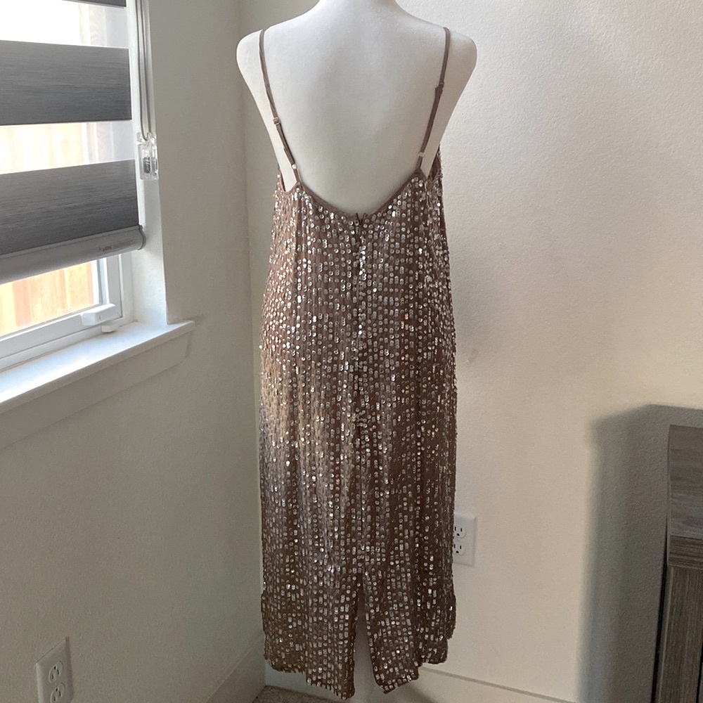 Dress sequence - Picture 6 of 17